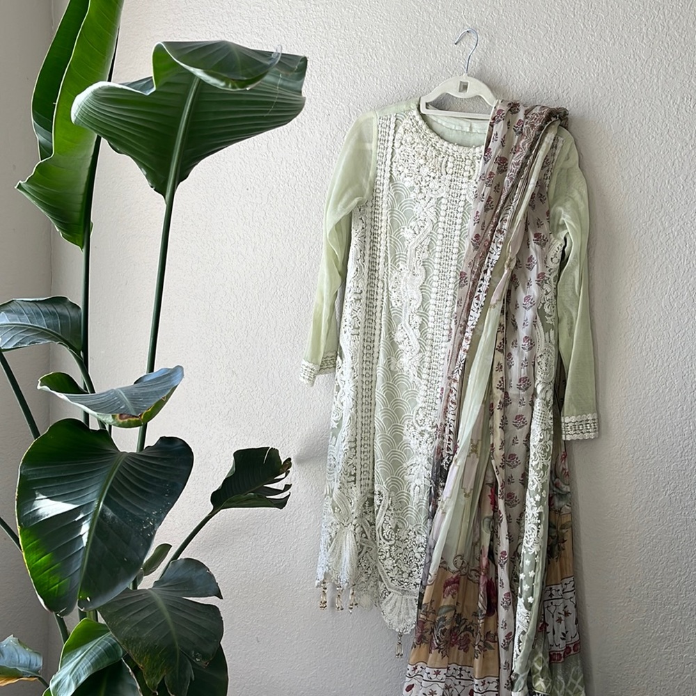 Sobia Nazir cotton net 3 pc suit silk dupatta M